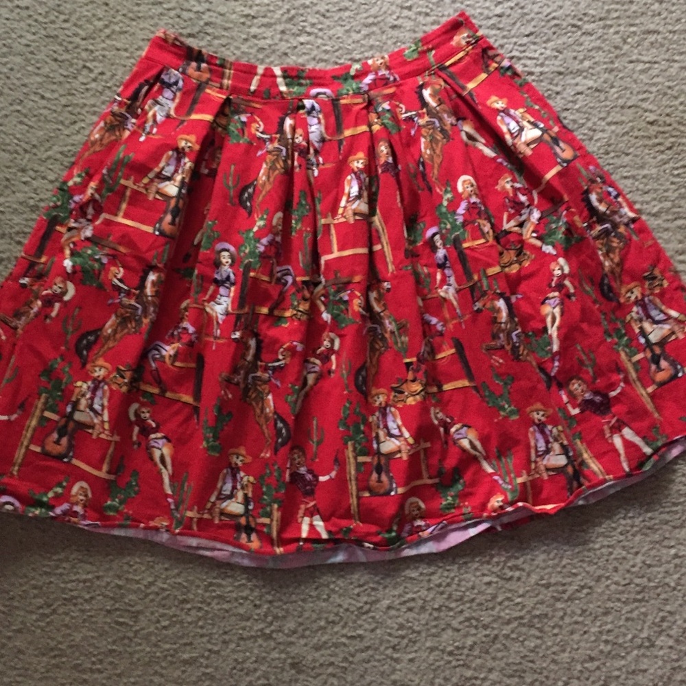 Novelty print skirt